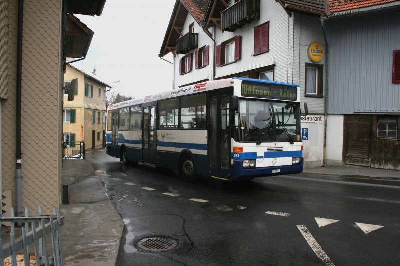 ZVB Nr. 151 (ZG 51'151, MB/R&J O405, 1989) unterwegs zum Ratenpass in Alosen. (21.3.2007)